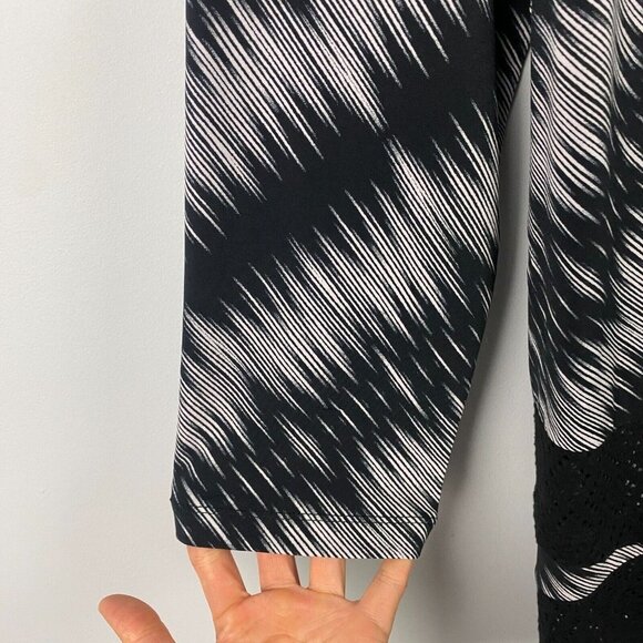 CJ Banks Tunic Top Size 1X Long Sleeve Black White Contrast Hem Stretch - Picture 4 of 11